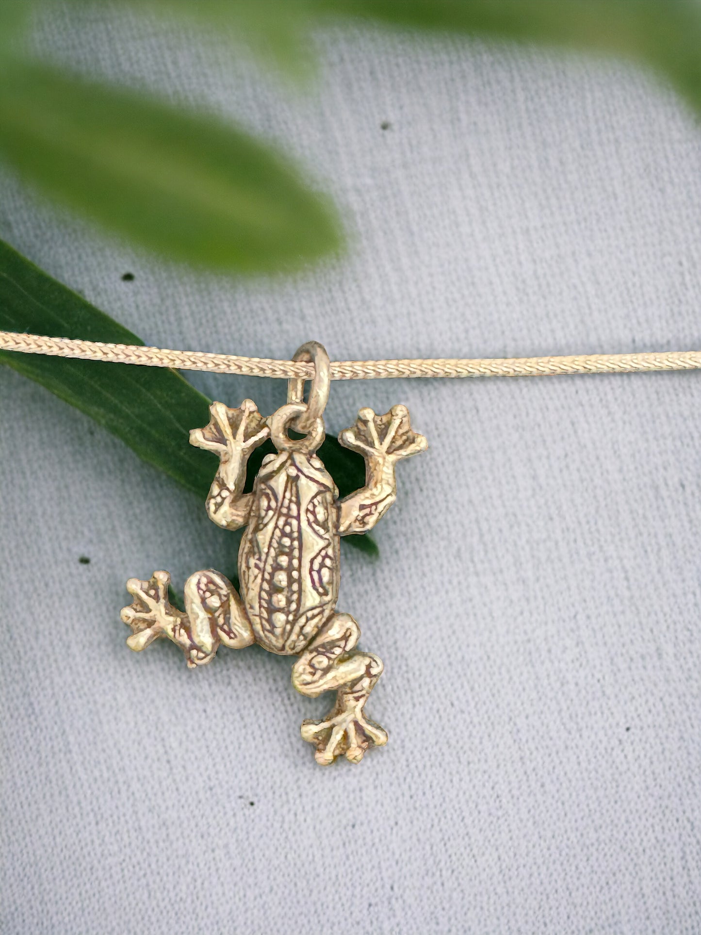 Sterling Silver Moving Frog Pendant